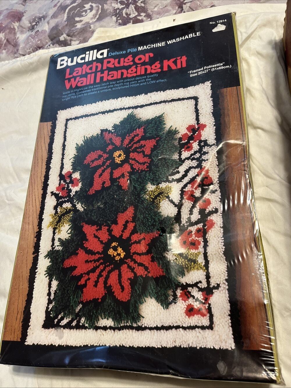 VTG Bucilla Poinsettia Latch Rug Or Hanging Kit Christmas 12914 20x28 Sealed